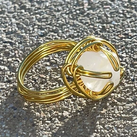 MILKY QUARTZ WIREWRAPPED GEMSTONE CHUNKY RING - Picture 1 of 5